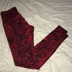 Red snake skin wonder under S8, great condition